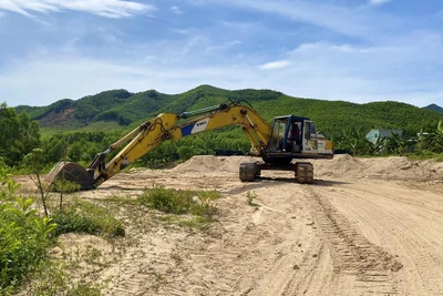 Suối Bứa lại tiếp tục bị băm nát