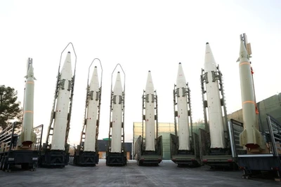 Iran dọa tấn công cơ sở hạt nhân của Israel