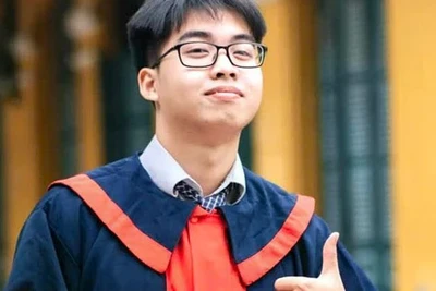 Chân dung nam sinh 'ẵm' 5 danh hiệu thủ khoa quốc gia