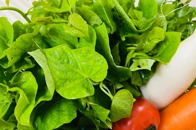 Vì sao kẹo bổ sung chất xơ không thể thay thế rau củ quả?