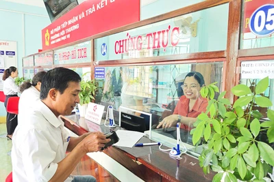 Bộ Nội vụ đề xuất ưu tiên tuyển công chức là người có tài năng, người dân tộc thiểu số