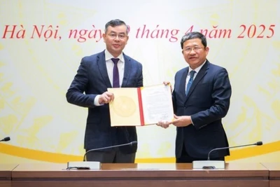 Công bố Quyết định của Bộ Chính trị về công tác cán bộ