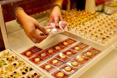 Giá vàng hôm nay 27/4: Tăng đồng loạt trong nước, thế giới