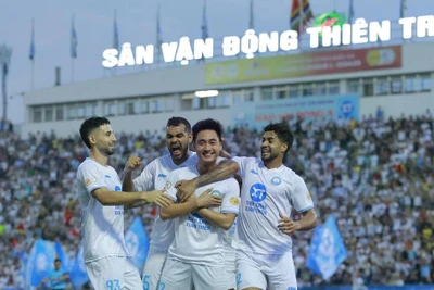 V-League vòng áp chót: Nam Định chờ lên ngôi, căng thẳng cuộc đua trụ hạng