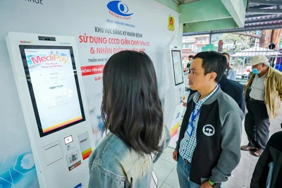 Bệnh viện Mắt Bình Định: Chuyển đổi số toàn diện, nâng tầm dịch vụ y tế