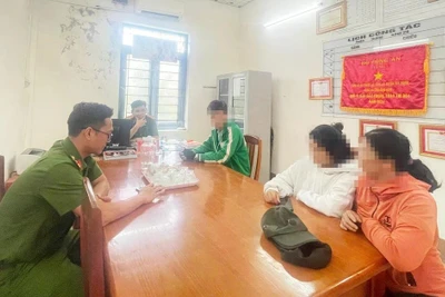 Tin vào 'việc nhẹ lương cao', cô gái đặt app taxi sang Campuchia làm việc chui