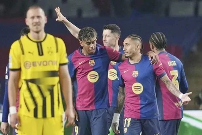 “Tam tấu” của Barcelona gây ra đêm ác mộng cho Dortmund