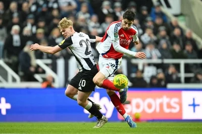 Thắng thuyết phục Arsenal, Newcastle giành vé chung kết League Cup