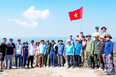 Chinh phục “nóc nhà phía Tây”