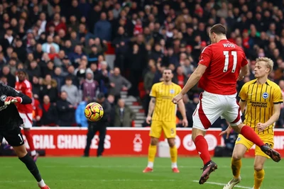 Vùi dập Brighton 7 bàn, 'ngựa ô' Nottingham Forest tung vó