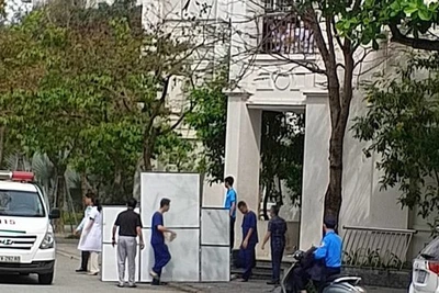Vụ lan can rơi làm 3 nữ sinh nhập viện, Trường Đại học Vinh nói gì?
