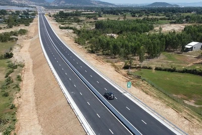 Vận hành 4 đoạn tuyến cao tốc Bắc - Nam trước ngày 30/4