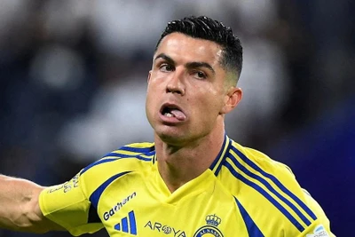 Ronaldo ghi cú đúp ngoạn mục, Al Nassr sống lại cơ hội vô địch Saudi Pro League