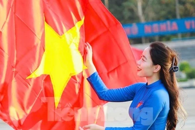 Khoảnh khắc đẹp của người trẻ dịp 30/4