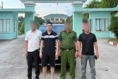 Kẻ bị truy nã trốn sang Campuchia xin về đầu thú để được hưởng khoan hồng