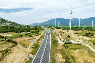 Phó Thủ tướng Trần Hồng Hà yêu cầu lựa chọn phương án tối ưu đầu tư các tuyến cao tốc Bắc - Nam phía Đông