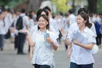 Các trường đại học tung học bổng khủng thu hút sỹ tử mùa tuyển sinh năm 2025