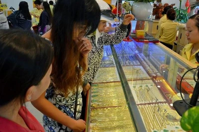 Giá vàng hôm nay, 5-4: Sụt giảm rất mạnh
