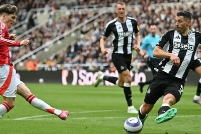 Man United thua tan tác Newcastle, chạm đáy thảm họa