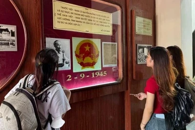 Tương lai viết nên từ bản lĩnh văn hóa