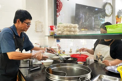 Nửa thế kỷ giữ gìn hương vị phở bò viên Tàu Lý