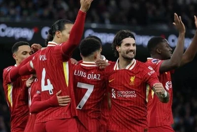 Salah chói sáng, Liverpool thắng Man City tại Etihad sau 10 năm