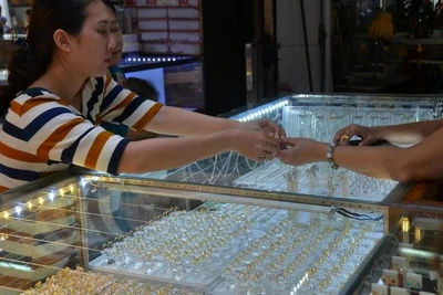 Giá vàng hôm nay 10-4: Tăng mạnh bất chấp Mỹ hoãn áp thuế mới