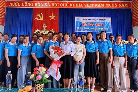 Xã KDang ra mắt mô hình “Phụ nữ chung tay chuyển đổi số”