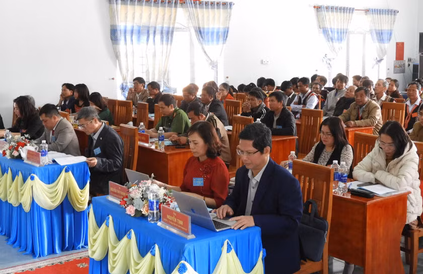 Lãnh đạo Huyện ủy Mang Yang và một số ban Đảng của Huyện ủy tham dự Đại hội. Ảnh Thanh Nhật