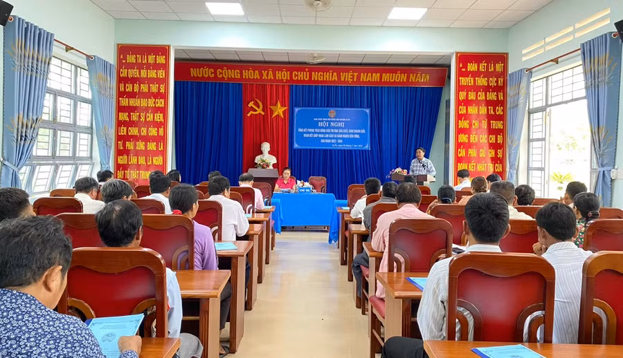 Quang cảnh hội nghị tổng kết phong trào “Nông dân thi đua sản xuất, kinh doanh giỏi, đoàn kết giúp nhau làm giàu và giảm nghèo bền vững” huyện Ia Pa giai đoạn 2022-2024. Ảnh: Mai Linh
