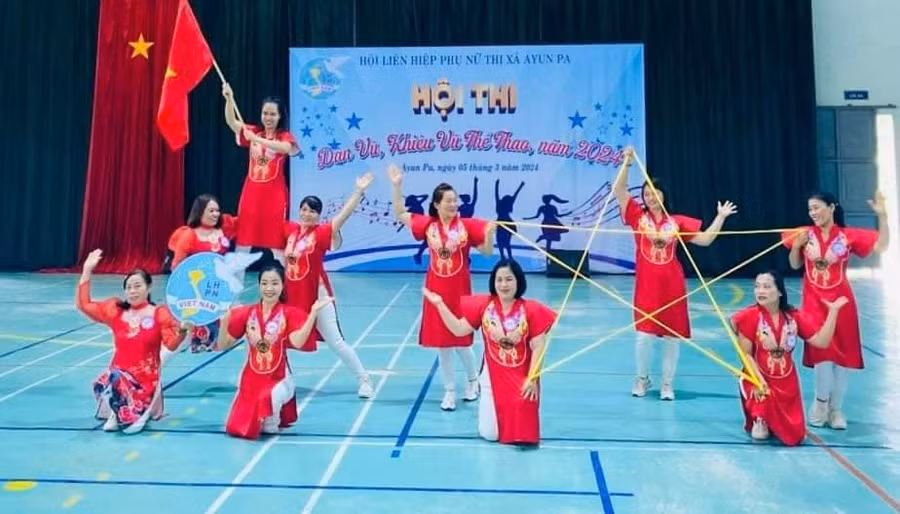 Phần thi của Hội LHPN phường Hòa Bình đạt giải nhất hội thi. Ảnh: Vũ Chi Phần thi của Hội LHPN phường Hòa Bình đạt giải nhất hội thi. Ảnh: Vũ Chi