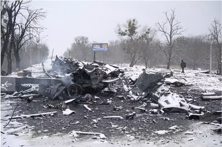 Hình ảnh bị chiến tranh tàn phá ở Ukraine. Ảnh: Reuters