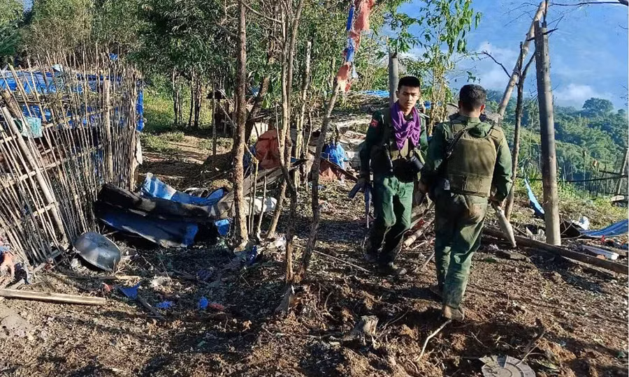 Các tay súng nhóm nổi dậy tại căn cứ ở bang Shan, Myanmar giáp Trung Quốc hồi tháng 10/ 2023. Ảnh: AFP
