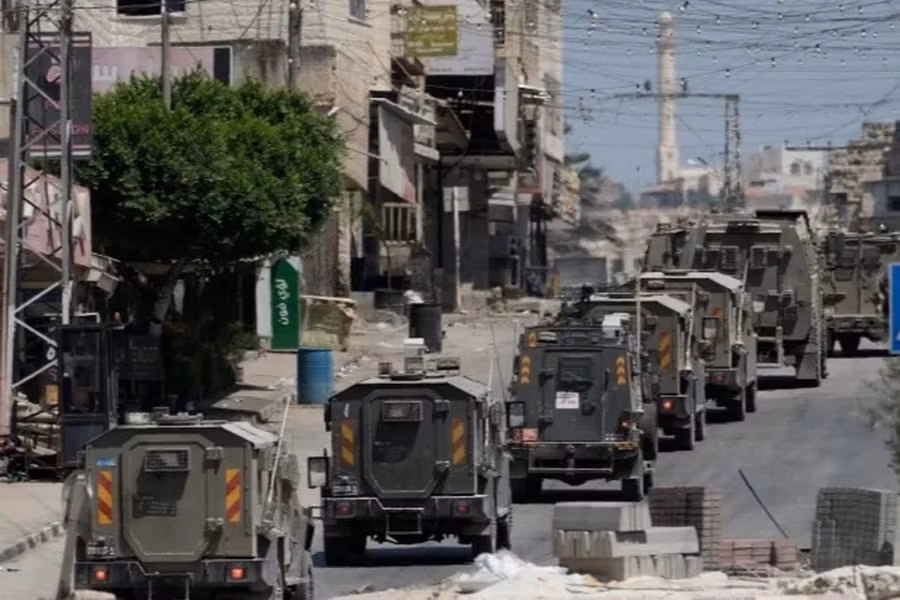 Lực lượng Israel tiến vào bờ Tây. Ảnh: Al Jazeera Lực lượng Israel tiến vào bờ Tây. Ảnh: Al Jazeera
