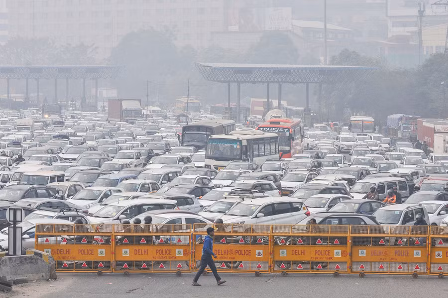 Tắc đường cao tốc New Delhi- Gurhaul ngày 13/2 vì nông dân biểu tình. Ảnh: AFP