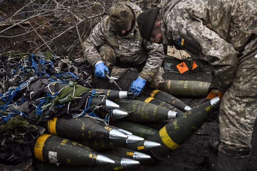 Ukraine hoàn toàn phụ thuộc nguồn cung đạn pháo 155 mm từ Mỹ và phương Tây. Ảnh: NĐT