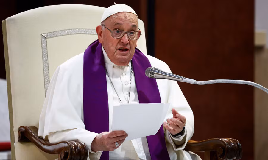 Giáo hoàng Francis tại buổi lễ cầu nguyện ở Rome, Italy ngày 8/3. Ảnh: Reuters