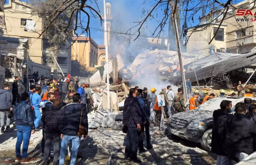 Hiện trường vụ tấn công ở Mazzeh thủ đô Damascus, Syria ngày 20/1. Ảnh: SANA