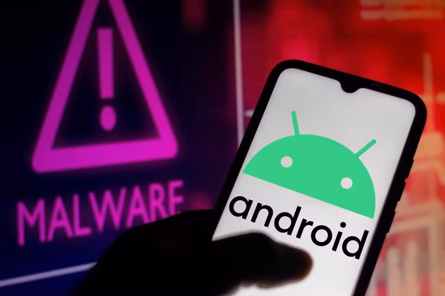 Phần mềm gián điệp điện tử ẩn trong ứng dụng trên Android. Ảnh: AFP