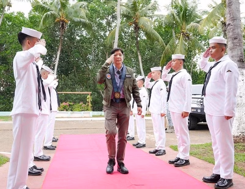 Tổng thống Philippines mong muốn mang lại cuộc sống hòa bình và thịnh vượng cho người dân. Ảnh: Inquirer