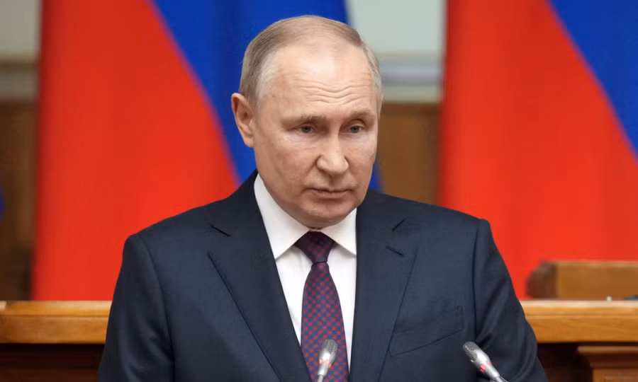 Tổng thống Putin trong một cuộc họp ở Saint Petersburg. Ảnh: Reuters