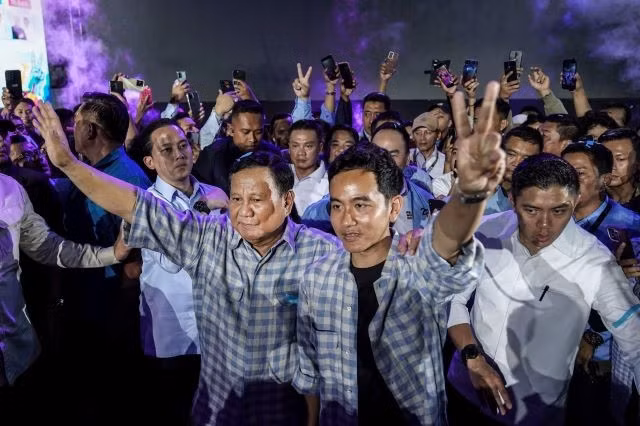 Ông Prabowo và người đồng hành giành chiến thắng trong cuộc bầu cử. Ảnh: Jakarta Post