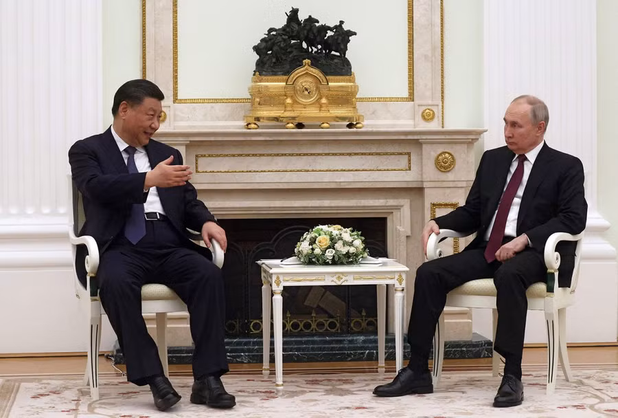 Hai nhà lãnh đạo thảo luận cùng nhau. Ảnh: Reuters Hai nhà lãnh đạo thảo luận cùng nhau. Ảnh: Reuters