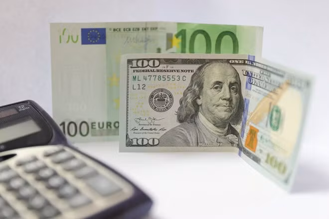 Ucraine thiếu tiền nếu Mỹ, EU ngừng viện trợ. Ảnh: Xinhua