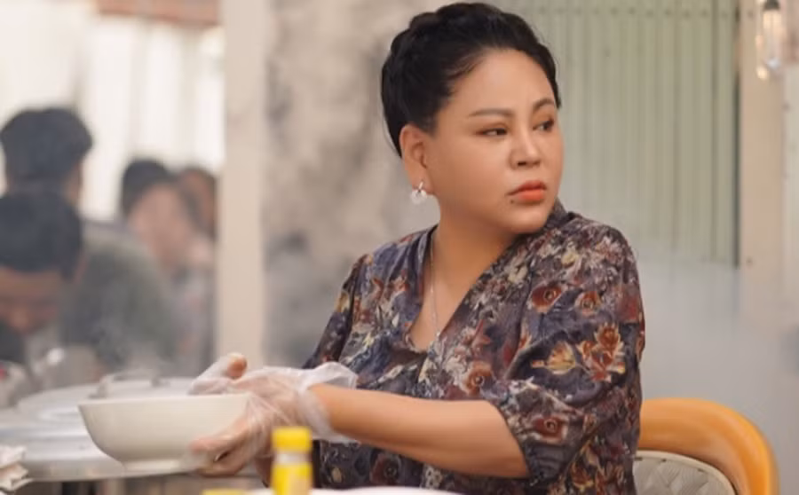 Lê Giang vai bà Nữ trong phim. Ảnh: ĐPCC