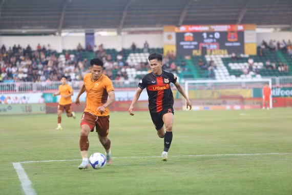 Hoàng Anh Gia Lai bị Ninh Bình đánh bại trong trận cầu đặc biệt.