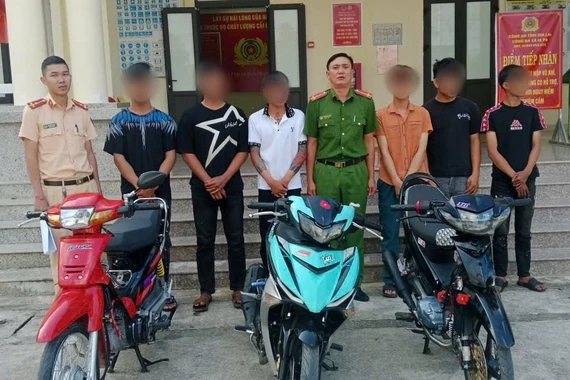 Phạt gần 40 triệu đồng vụ tụ tập đua xe trên đường Trường Sơn Đông