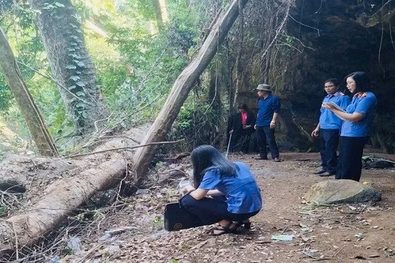 VKSND khu vực 14 kiến nghị xử lý tình trạng ô nhiễm rác thải ở thác Hang Dơi Gia Lai