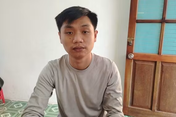 Vận động đối tượng trốn truy nã sang Campuchia ra đầu thú. 