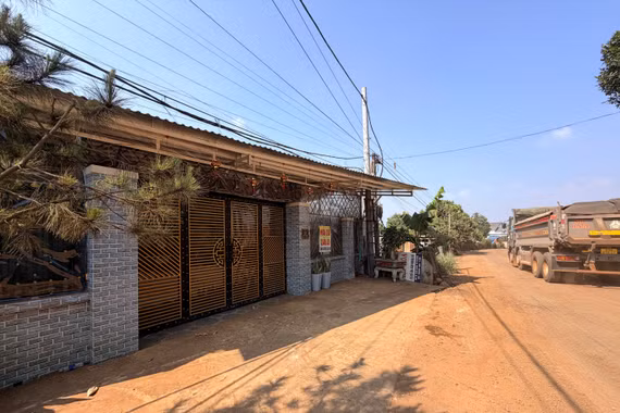 Khốn khổ vì sống chung với bụi đường